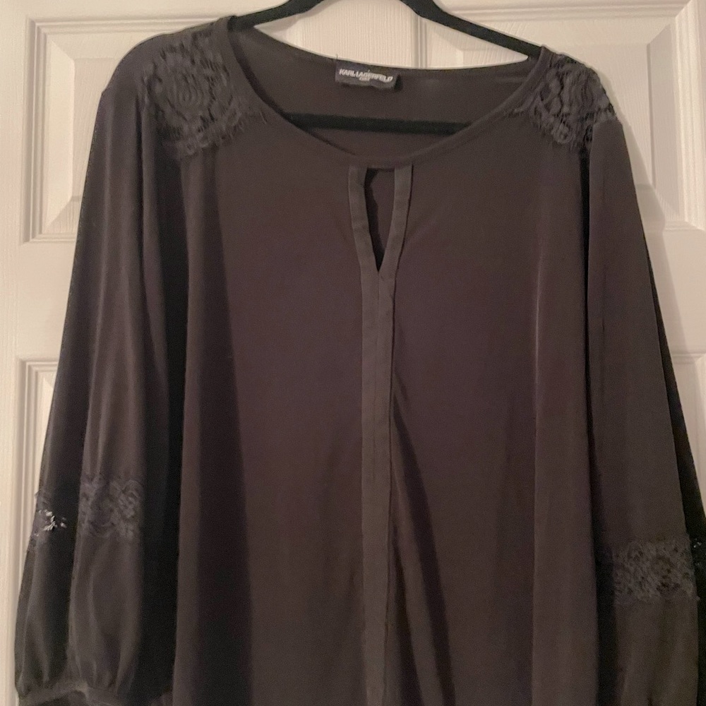 Black blouse with ballon sleeves